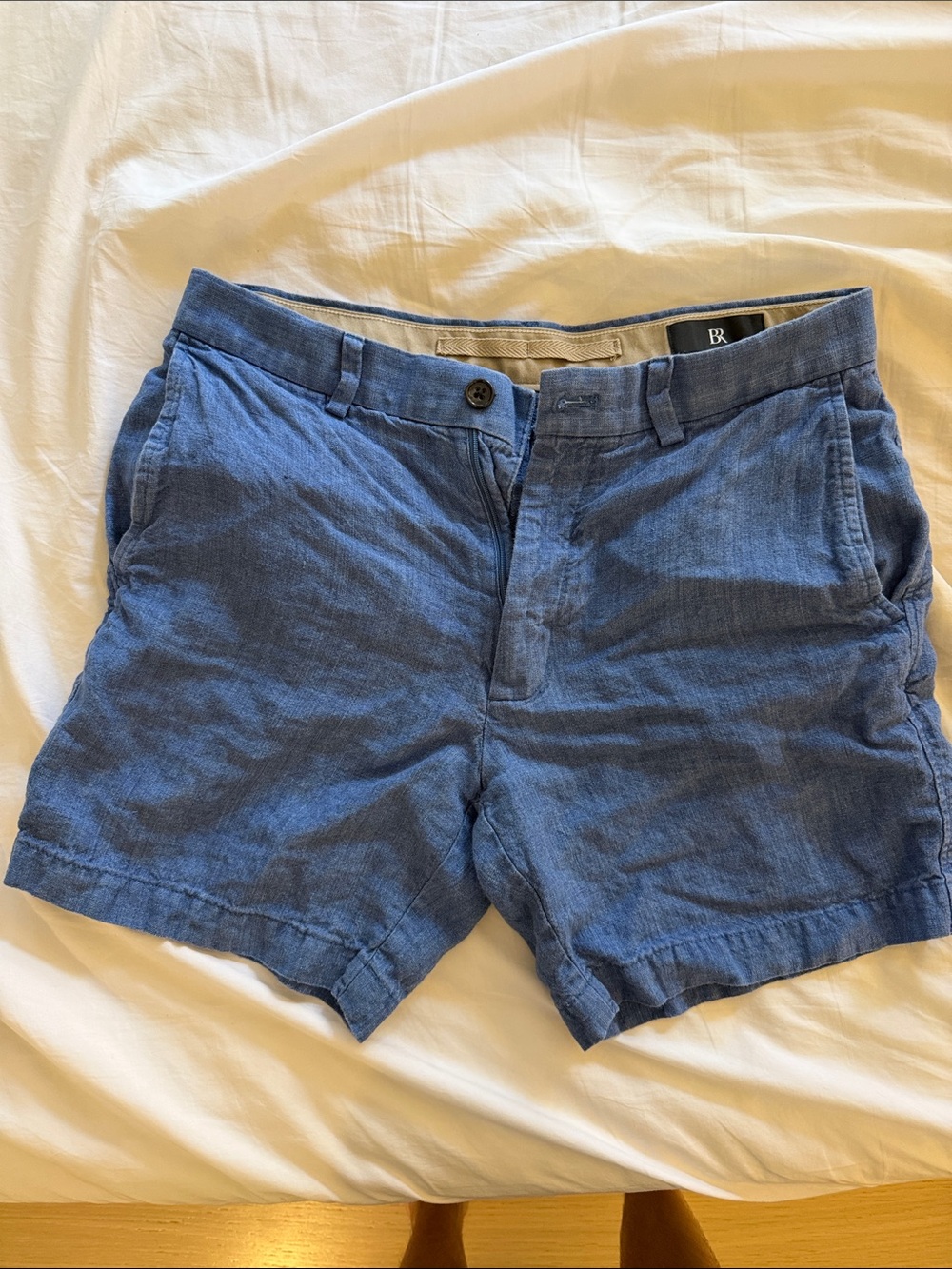 Banana Republic Blue Men's Line Flat-Front Casual Shorts 7” Seem